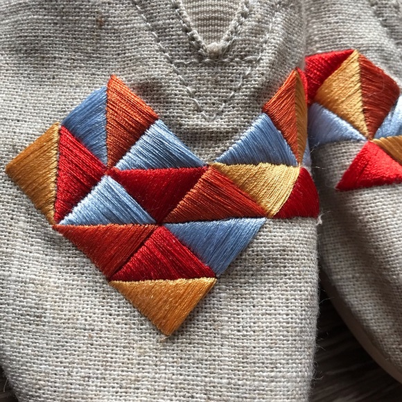 Toms colorful embroidered shoes - Picture 5 of 8